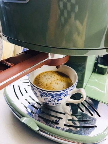 德龙咖啡机没水灯亮怎么办